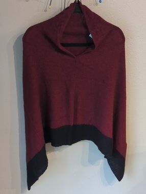Celeste Poncho Wool Cashmere Burgundy Black  Asymmetrical